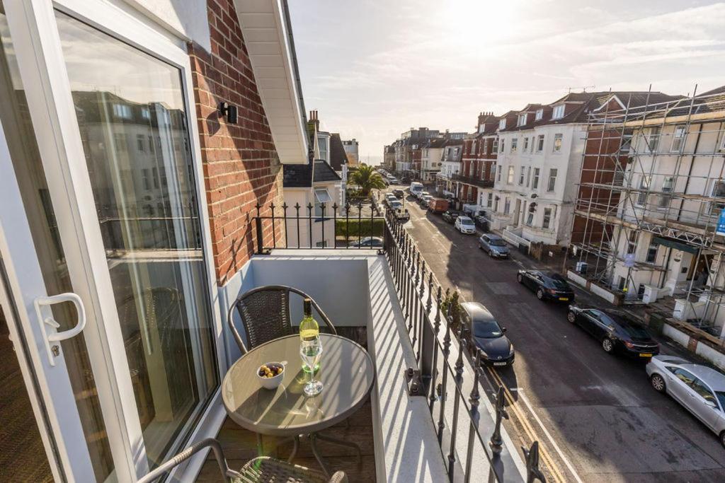 Appartement Sea Breeze - Coast à Bornemouth Extérieur photo